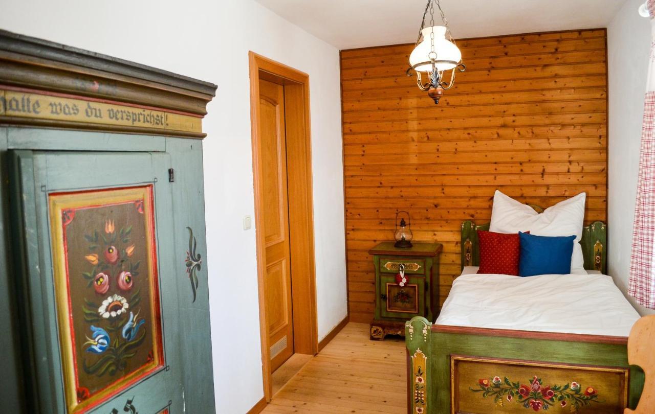 Berggasthof Karntner Alm Hotel Mittenwald Exterior photo